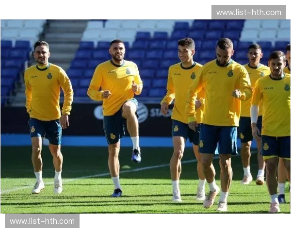 塞维利亚vs西班牙人：皮斯胡安的红白风暴与加泰罗尼亚的蓝白坚韧